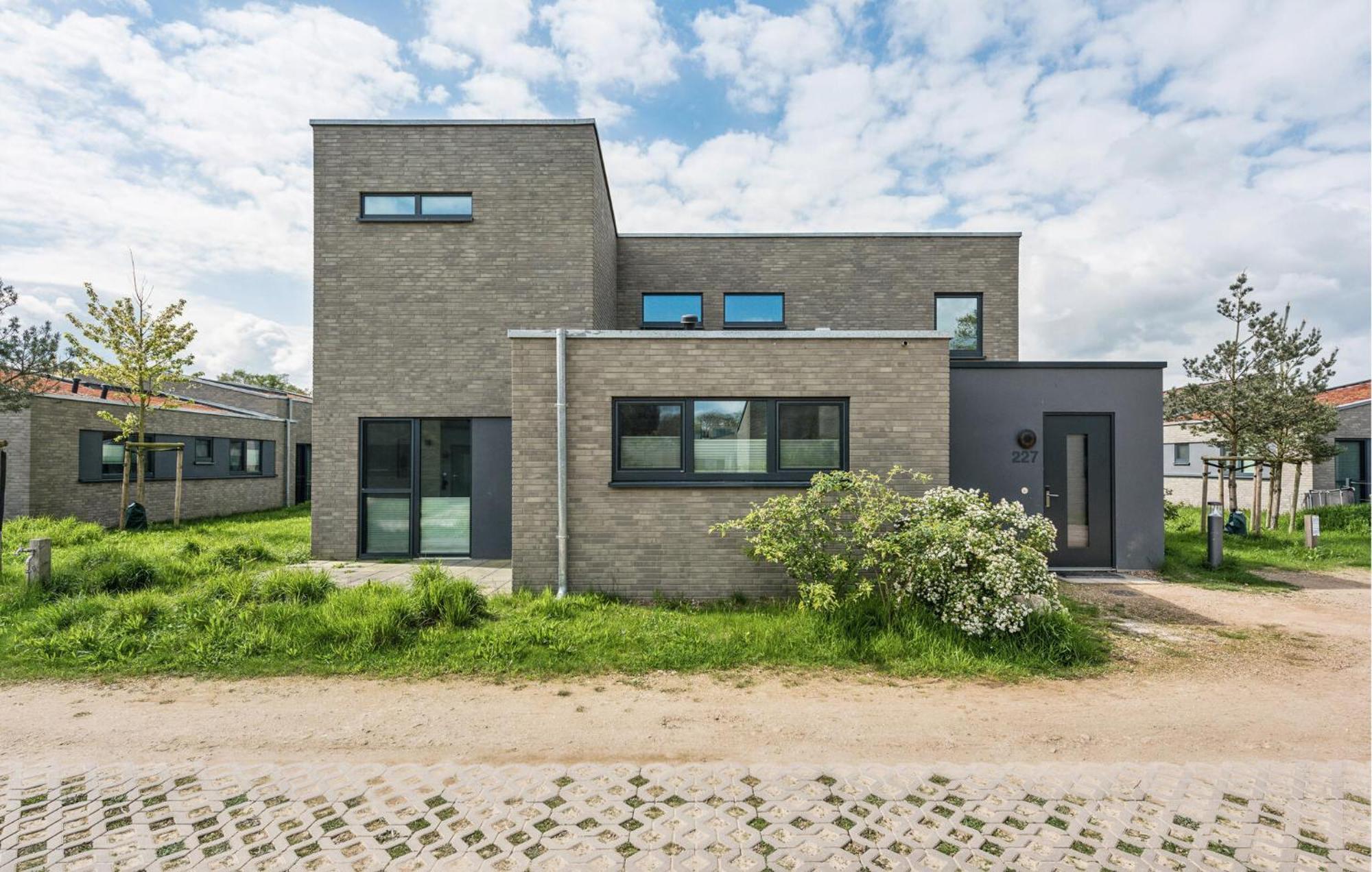 Cozy Home In Lembruch-Duemmer See With Sauna ภายนอก รูปภาพ